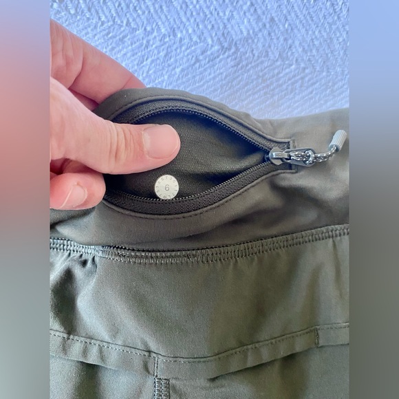 Lululemon Speed-Up Shorts - Picture 7 of 8
